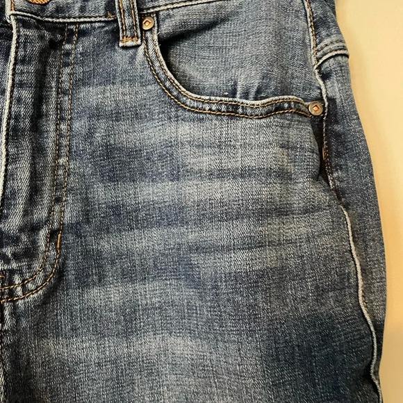 CABI 5th Avenue High Rise Flare Jeans 6069R Size 6 - Picture 9 of 16